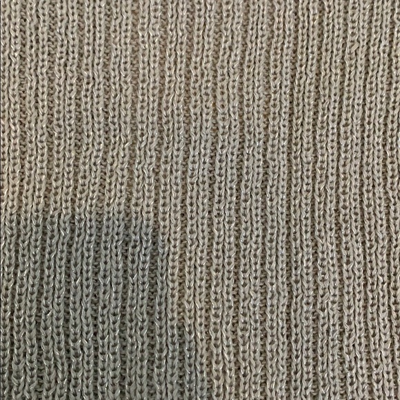 Comfy never worn (still has tags) sweater!! - Picture 3 of 4